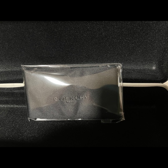 NEW Givenchy Black Sunglass Case - Picture 11 of 11